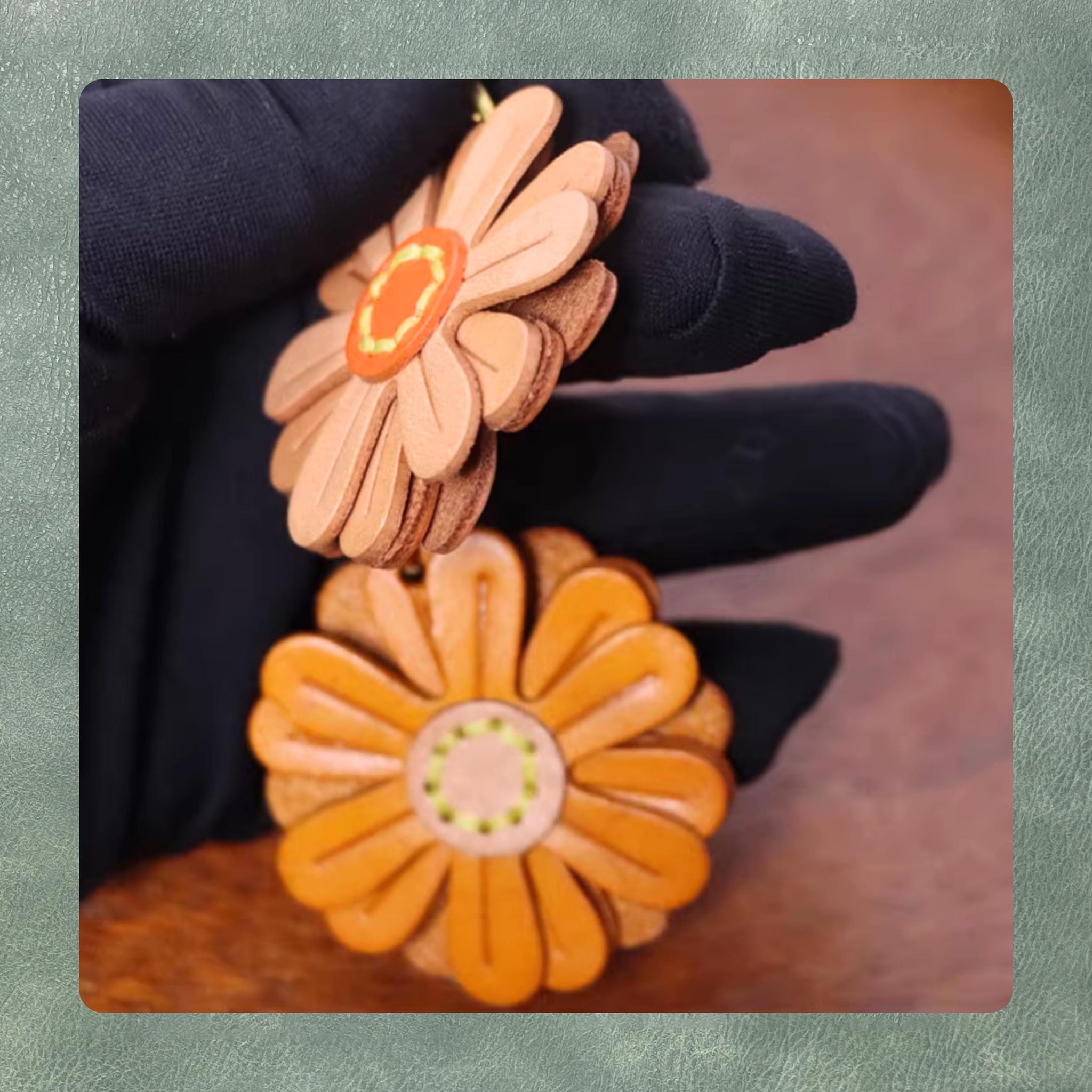 Flower Shape Keychain Precision Cutting Die - Steel Ruler Die Cut Custom Pendant Designs for Leather Crafts, DIY Projects and Paper Products