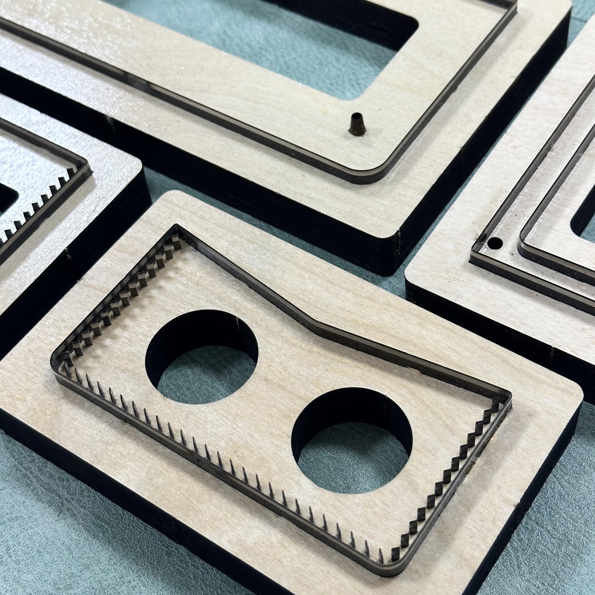 Bifold Card Holder Leather Die Cutting - DIY Handmade Leather Precision Cutting Die, High Quality Steel Knife Metal Punching Tool Set
