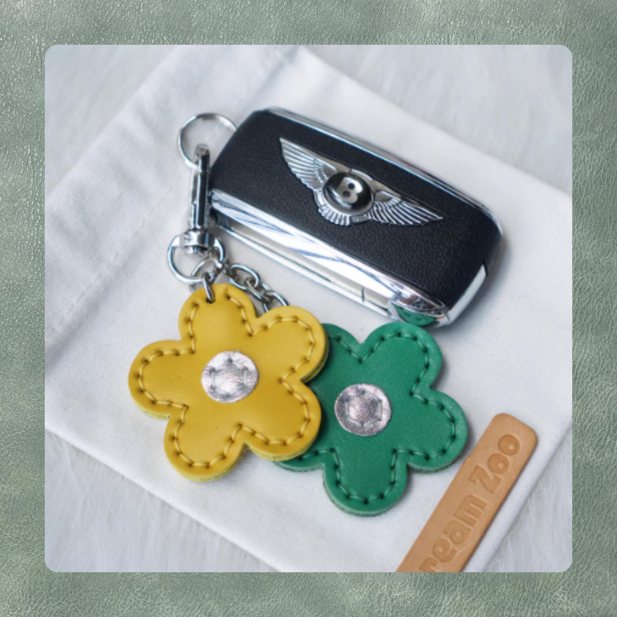 Flower shape keychain cutting die/keychain pendant high quality leather cutting tool/compatible with Sizzix/steel ruler cutting die